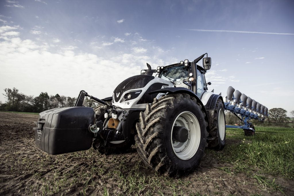 Tractor Valtra T 154 H