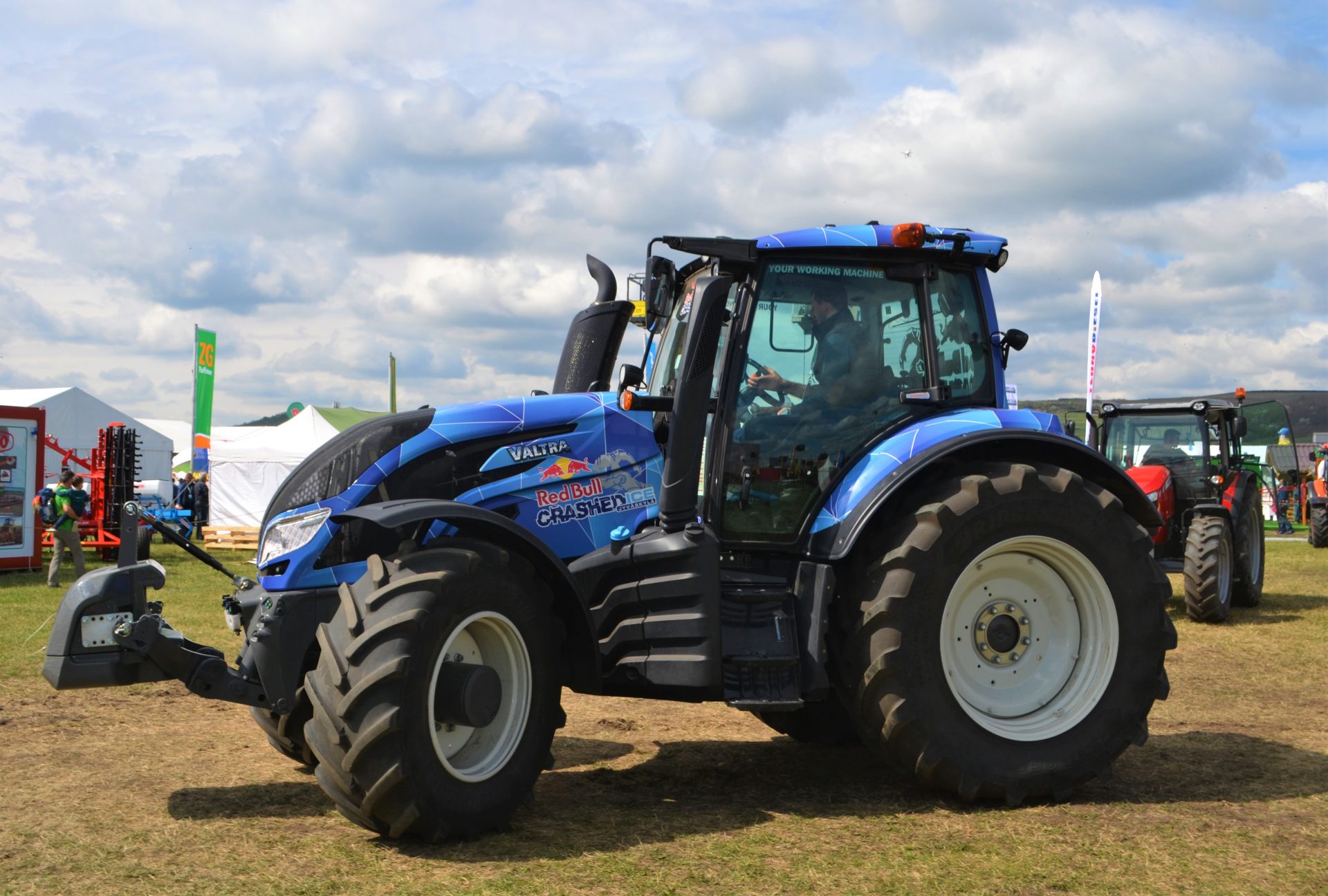 Tractor Valtra Agraria 2019 lateral