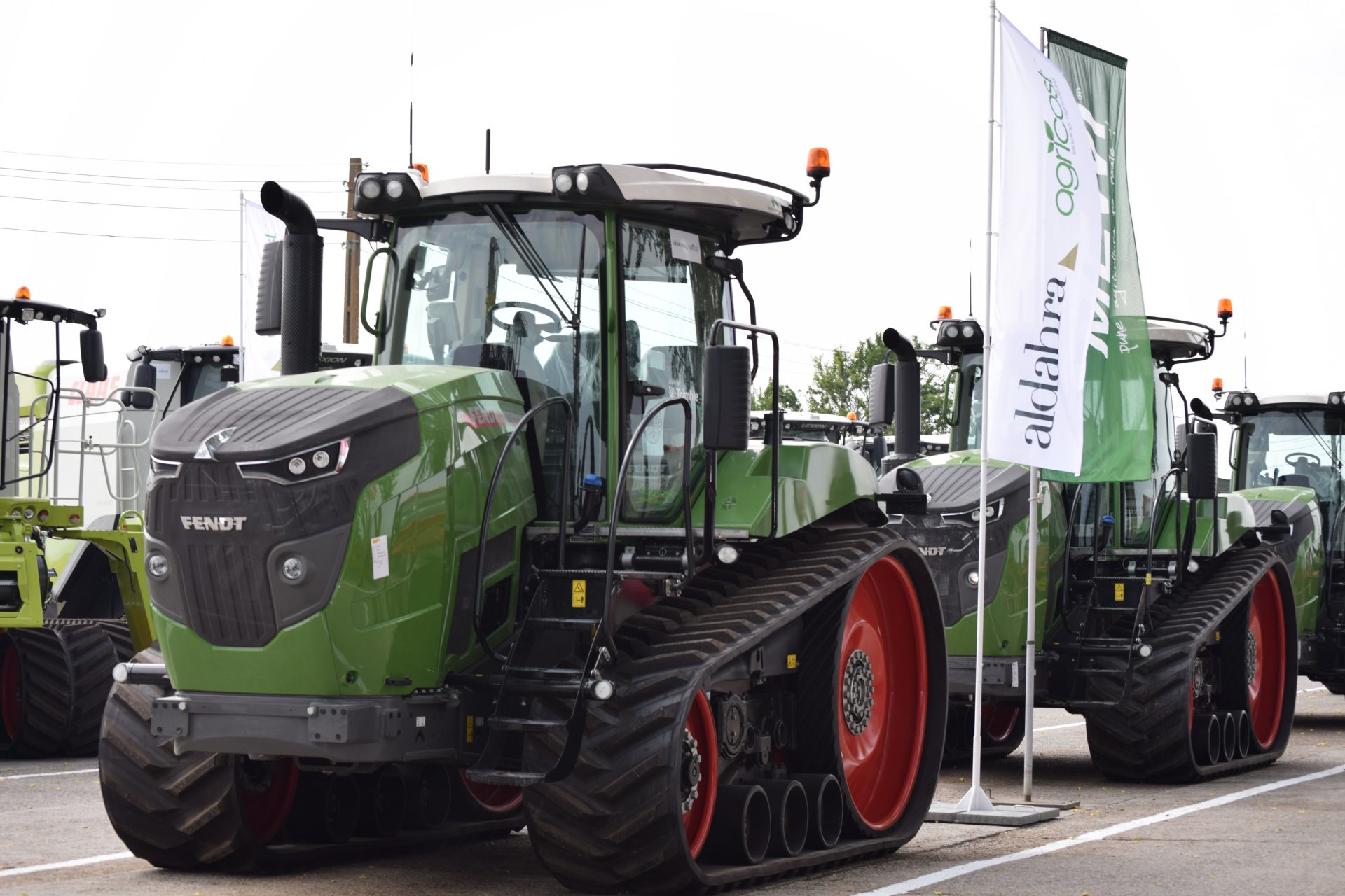 Tractoare cu senile marca Fendt - Utilaje agricole
