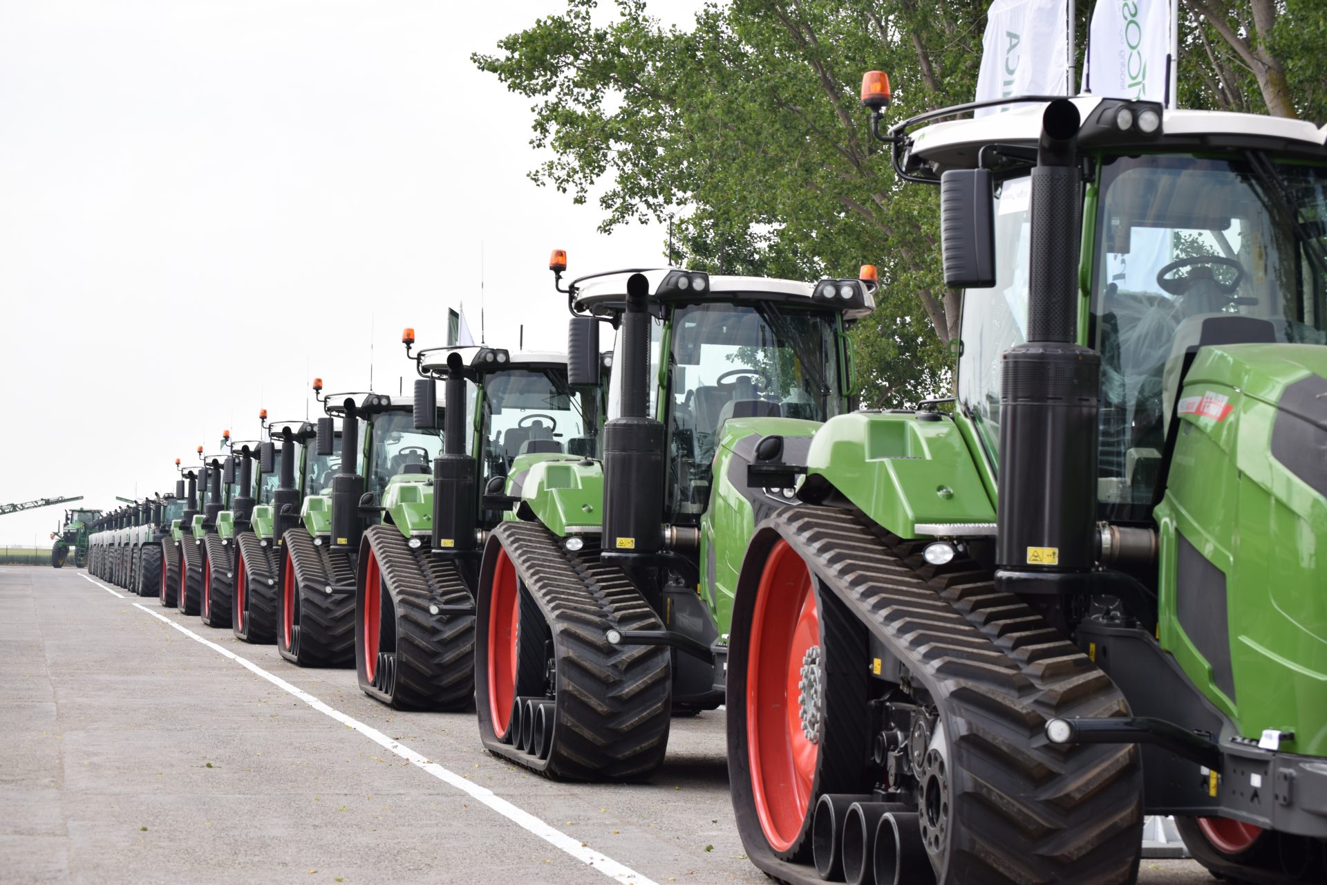 Tractoare cu senile marca Fendt