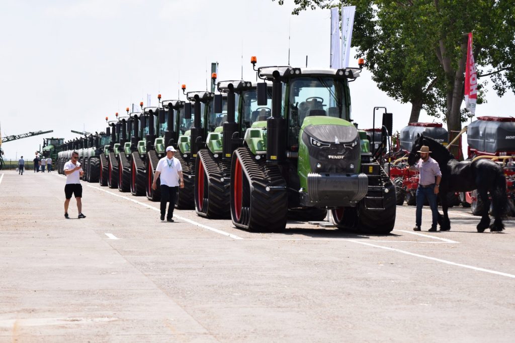 Tractoare pe senile Fendt