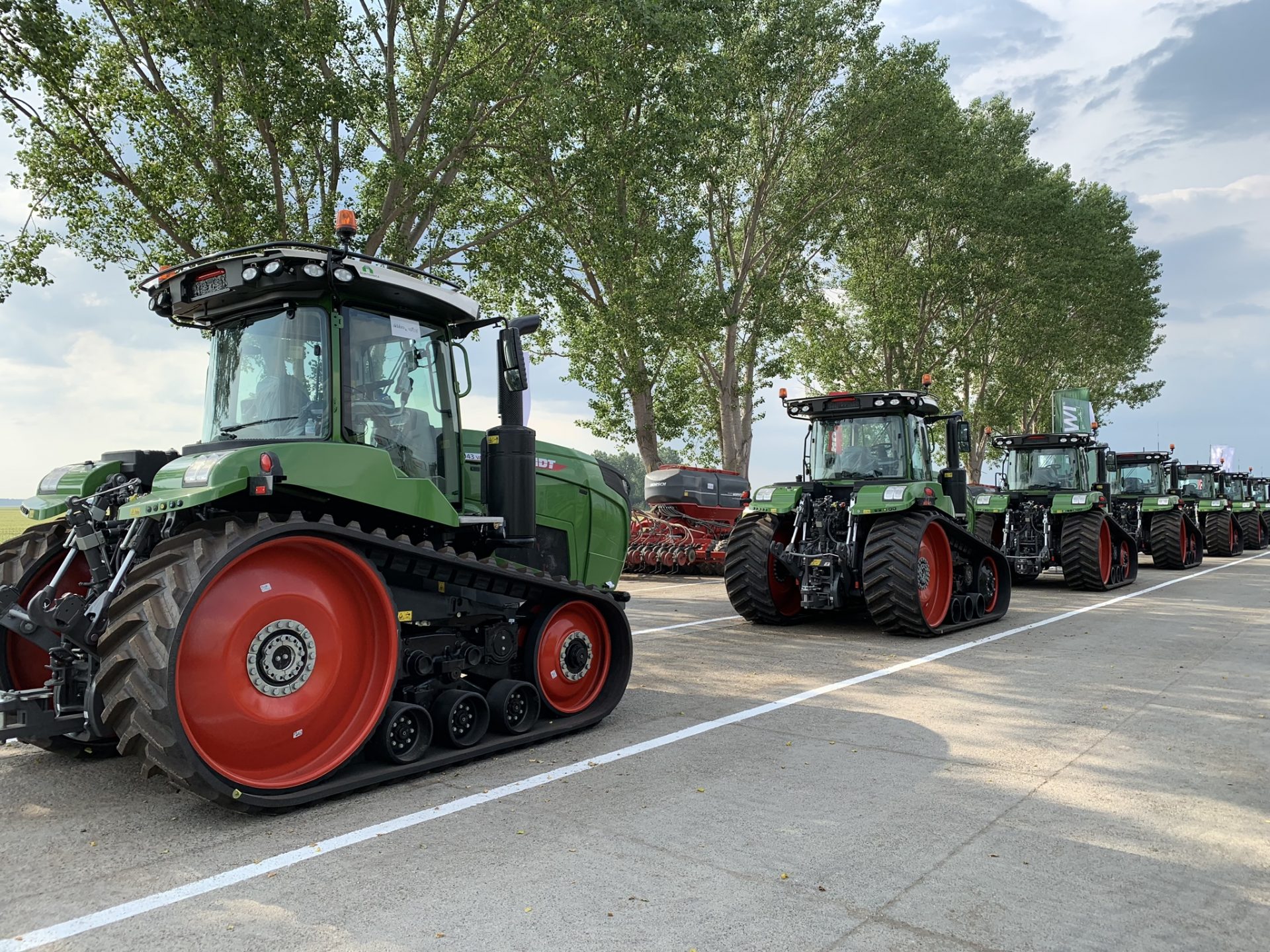 Tractoare noi Fendt cu senile