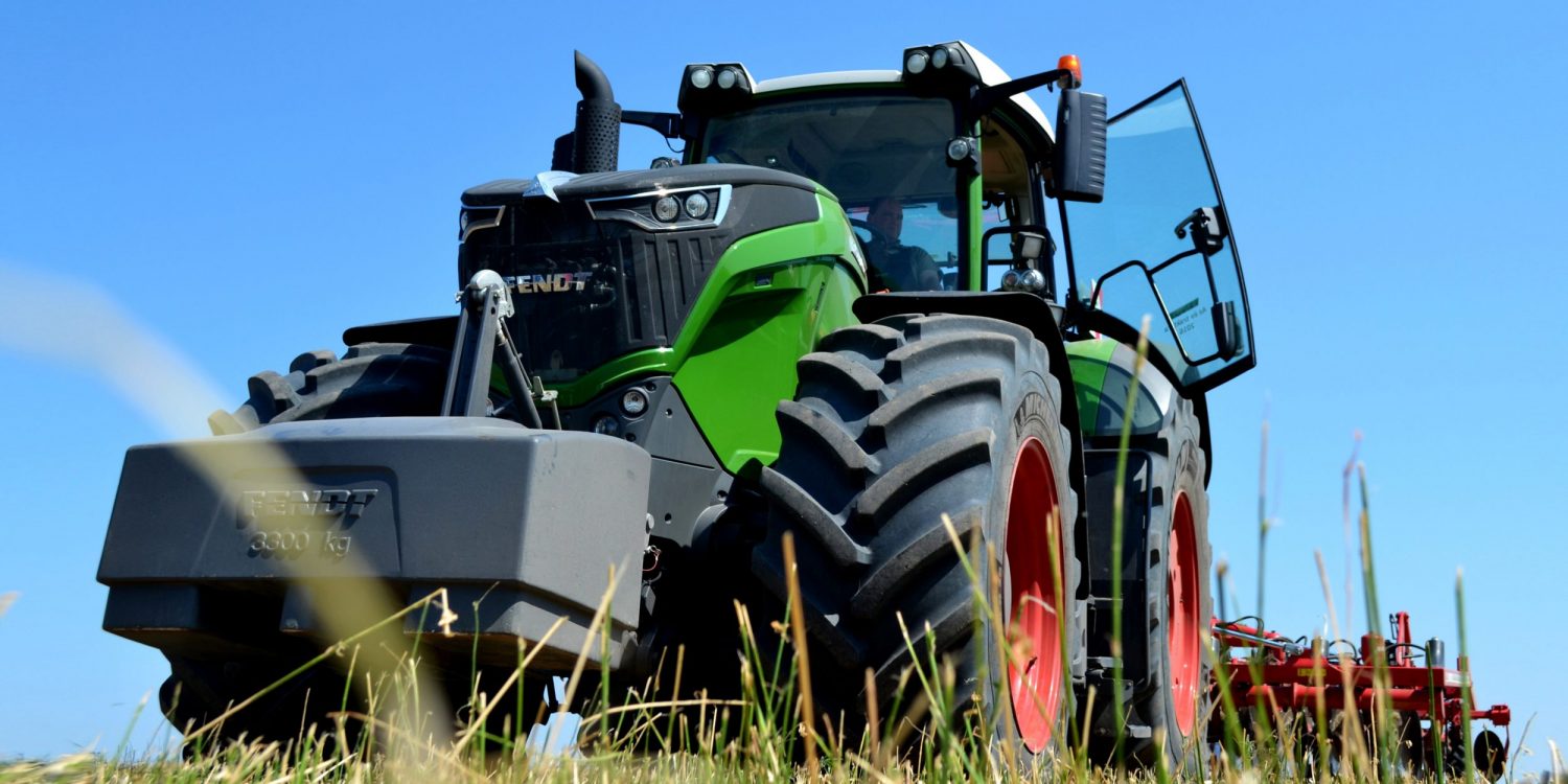 Tractor marca Fendt 1000 Vario, 3300 KG