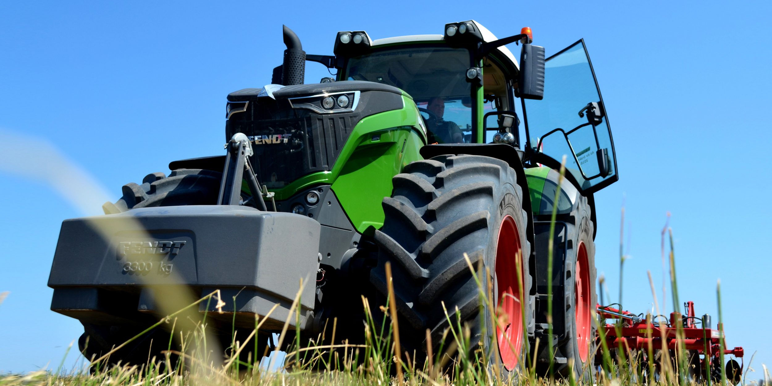 Tractor marca Fendt 1000 Vario, 3300 KG