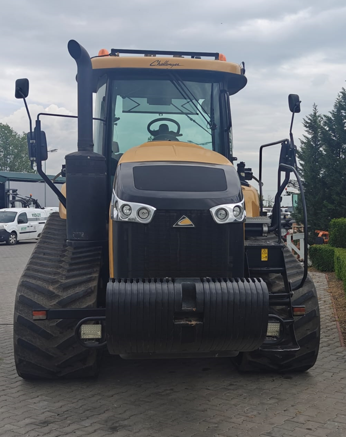 1 Tractor cu senile CHALLENGER MT 775 E Second-hand