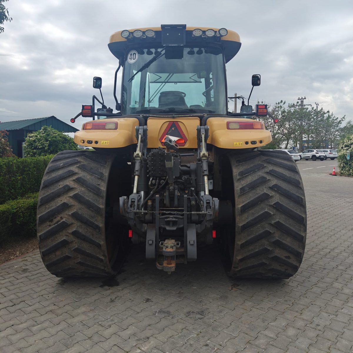 6 Tractor cu senile CHALLENGER MT 775 E Second-hand