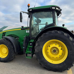 Tractor JOHN DEERE 8270 R Second-hand