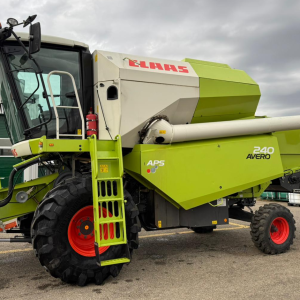 Combina de recoltat CLAAS AVERO 240 Second-hand