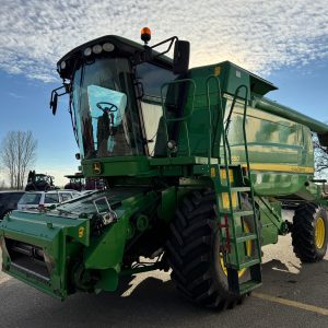 COMBINA DE RECOLTAT JOHN DEERE T 550 - Second hand