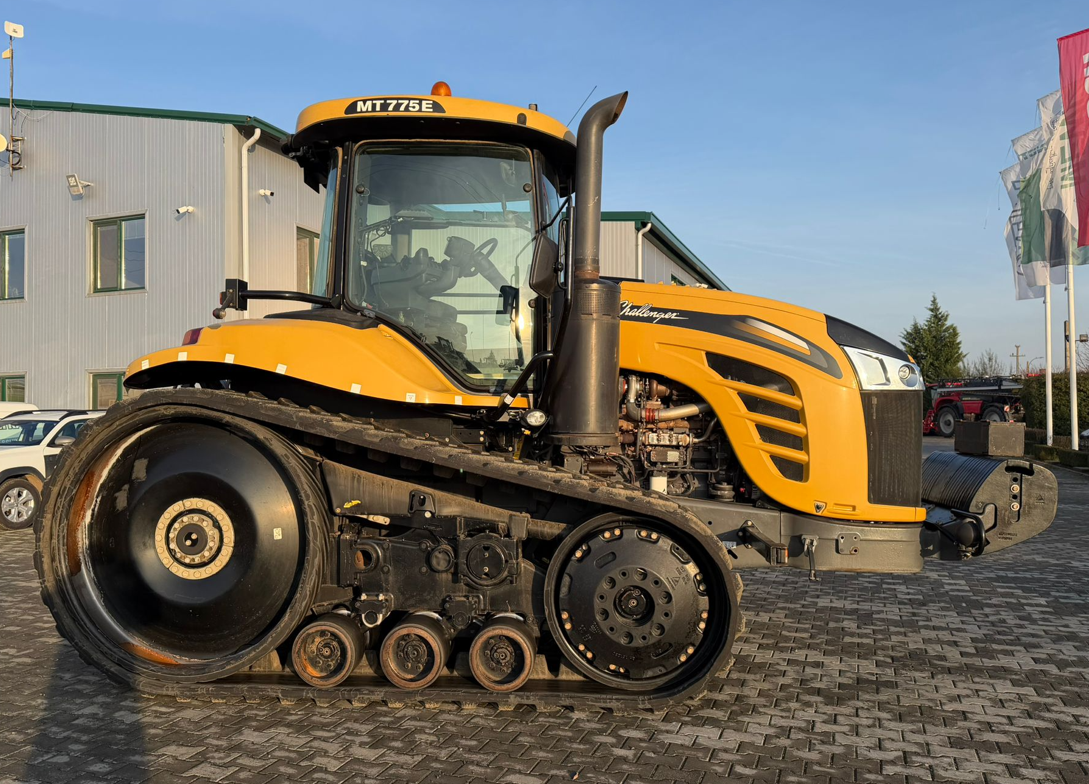 2 Tractor cu senile CHALLENGER MT 775 E Second-hand