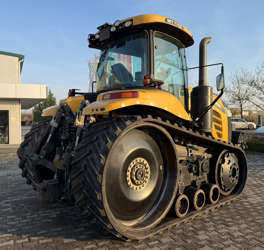 4 Tractor cu senile CHALLENGER MT 775 E Second-hand