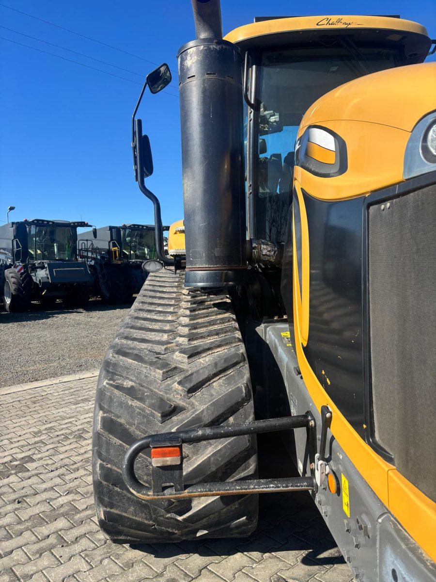 6 Tractor cu senile CHALLENGER MT 865 E Second-hand