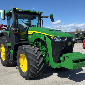 Tractor JOHN DEERE 8R 310 Second-hand